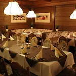 Schwartzwirt Guest house 3*