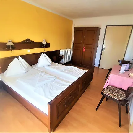 Pensjonat Schwartzwirt Neusiedl am Steinfelde