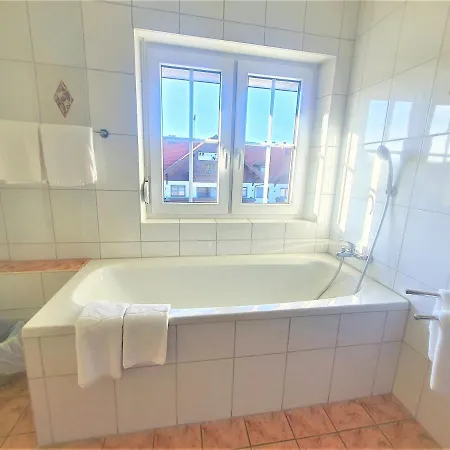 Schwartzwirt Konukevi 3*
