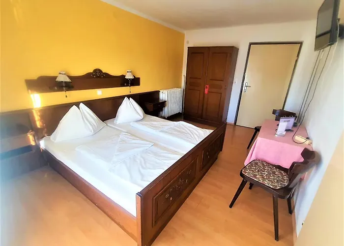 ゲストハウス Schwartzwirt Neusiedl am Steinfelde